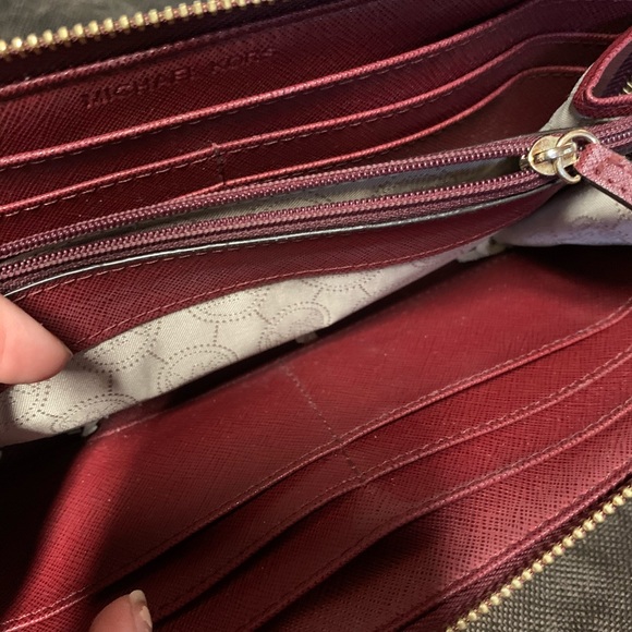 New Michael Kors leather wallet - Picture 8 of 8